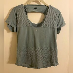 Under armour woman breathlux t shirt size medium